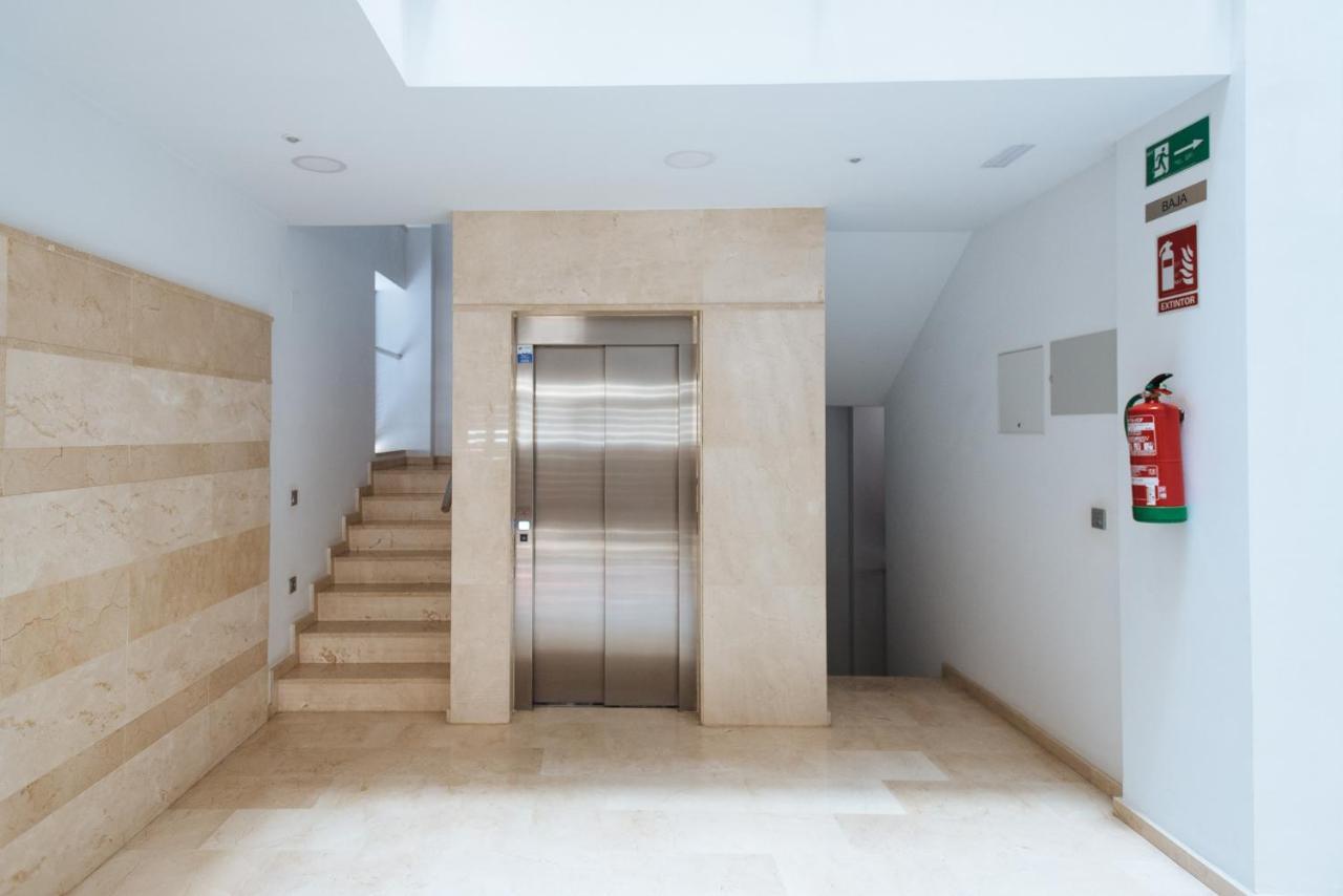 Apartamento estelar con piscina y garaje nervión Apartamento Sevilha Exterior foto